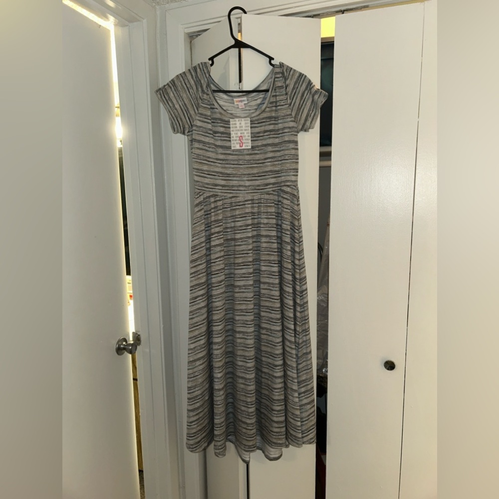Small Lula Roe dress. Never worn!